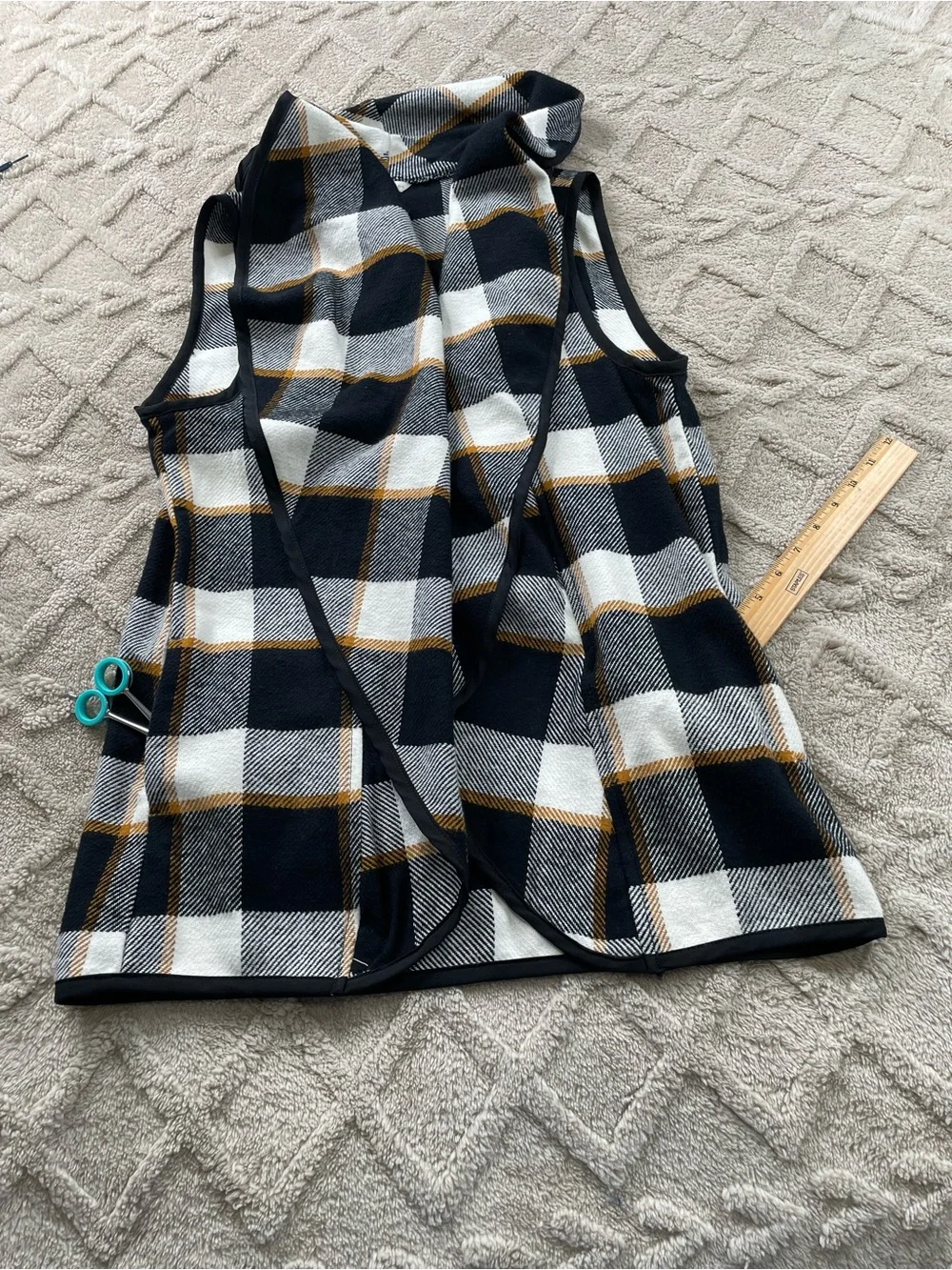 Cato‎ Black White & Gold Plaid Open Front Vest~ Sz medium~ Business Casual